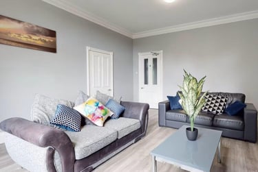 4 bed flat, Greenbank Road, Mutley, Plymouth, PL48NH - Image 1